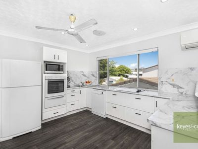 1 / 18 Redpath Street, North Ward