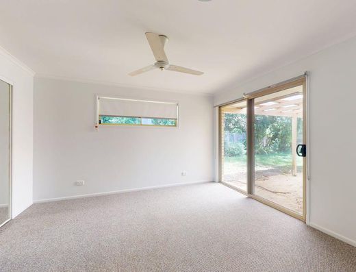 Noosaville 4 Bedroom Home image 7