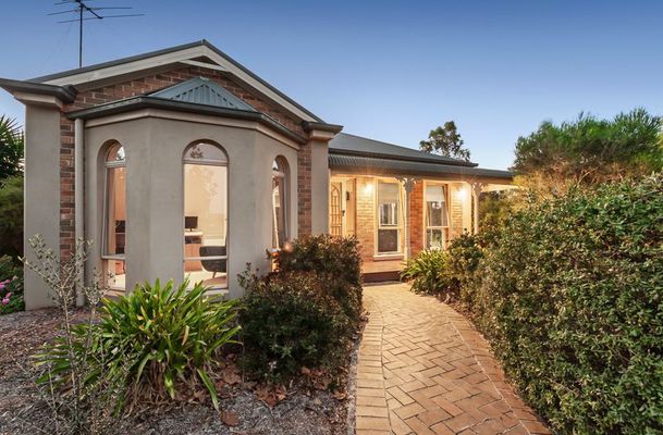 13 The Ridge, Oaklands Junction