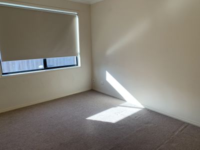 10 Betty Court, Lara