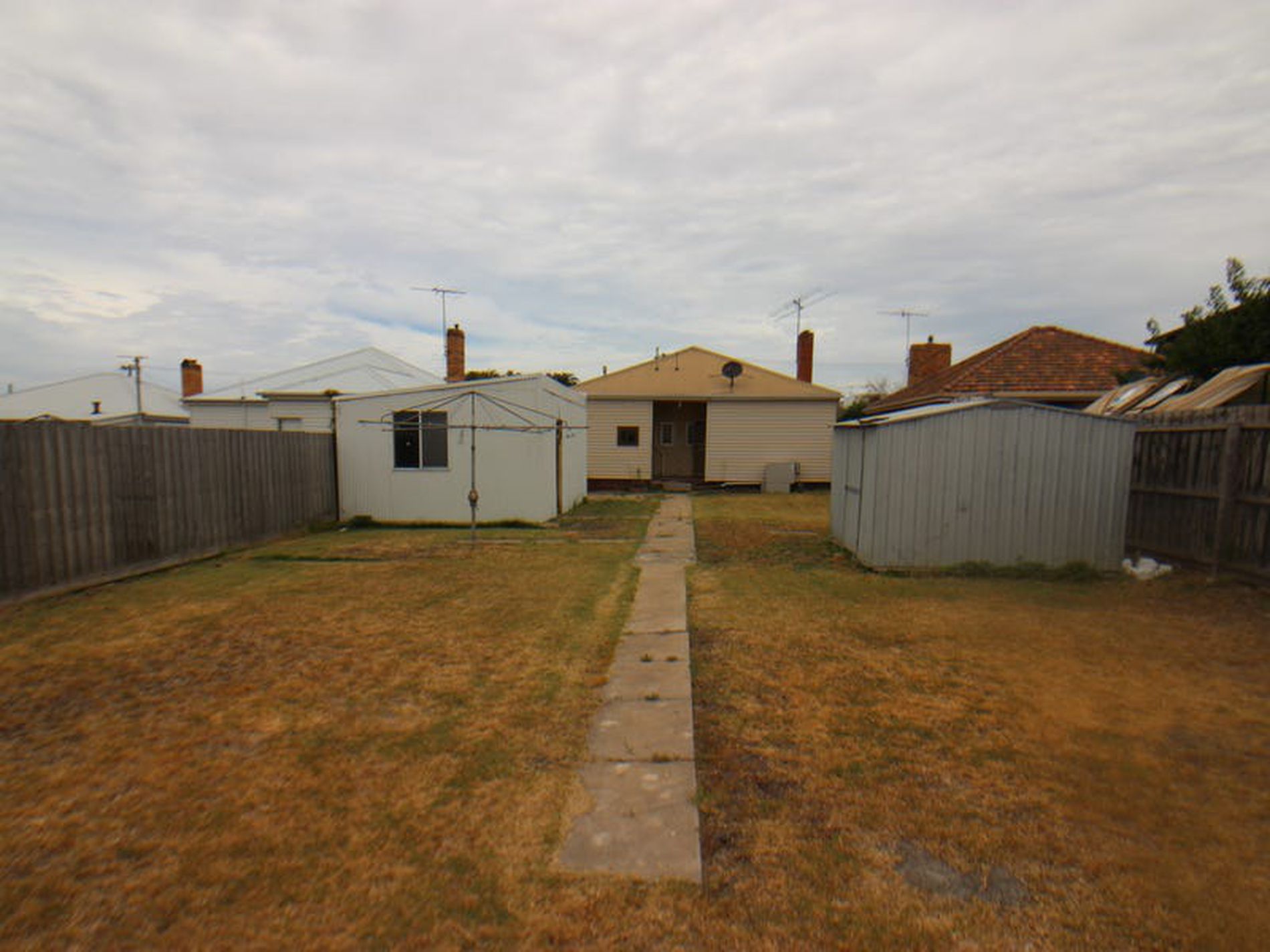 14 Clonard Avenue, Geelong West