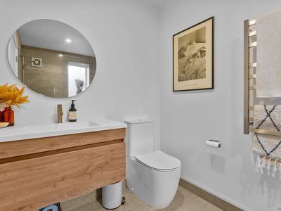 37A Parr Terrace, Castor Bay