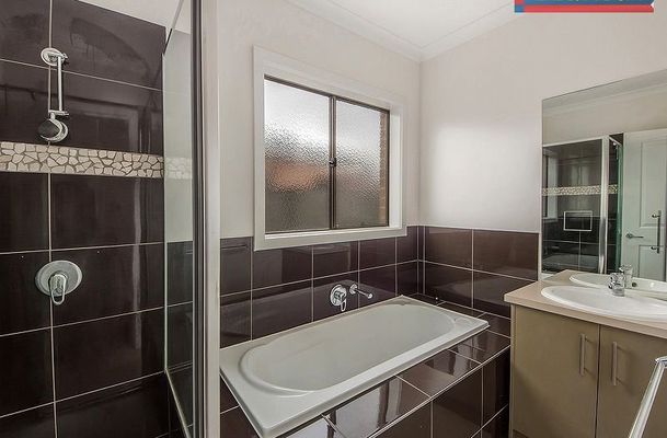 28 Silvergum Way, Craigieburn