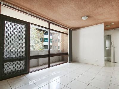 8 / 5 Lachlan Street, Liverpool