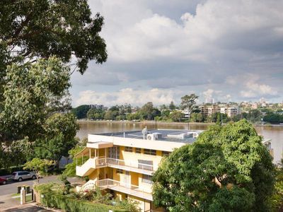 24 / 12 Patrick Lane, Toowong