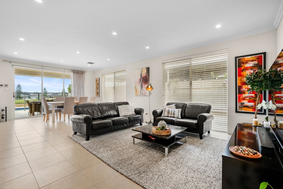 39 BROULEE LANE, Secret Harbour