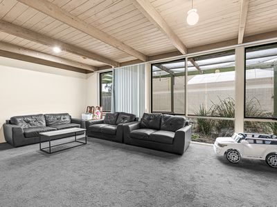 15 Silvereye Crescent, Werribee