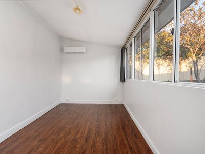 369 KENILWORTH STREET, East Albury