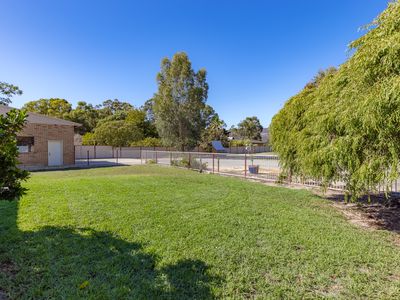 24 St Georges Avenue, Champion Lakes
