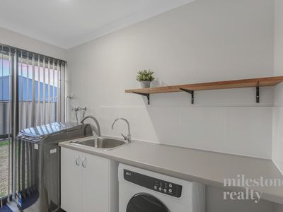 29 Grapple Road, Whitby