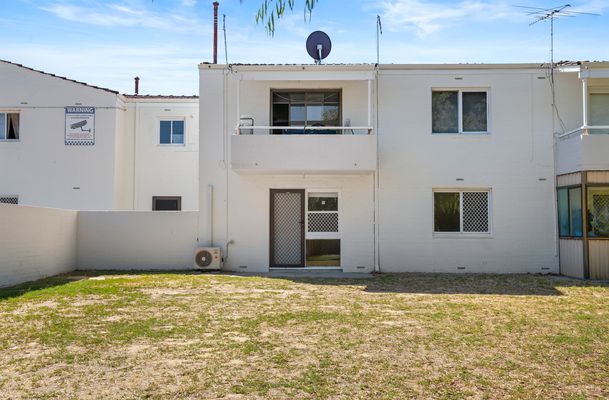 2 / 15 Corvus Place, Rockingham