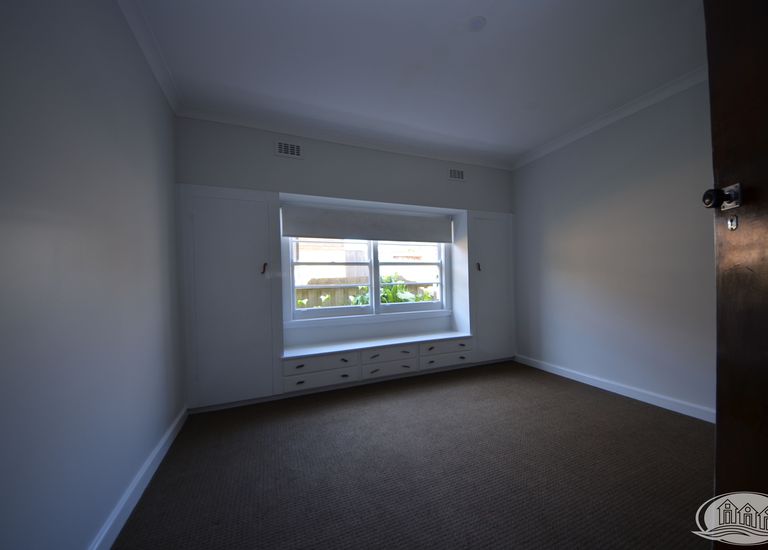 255 Hanlon Parade, Portland