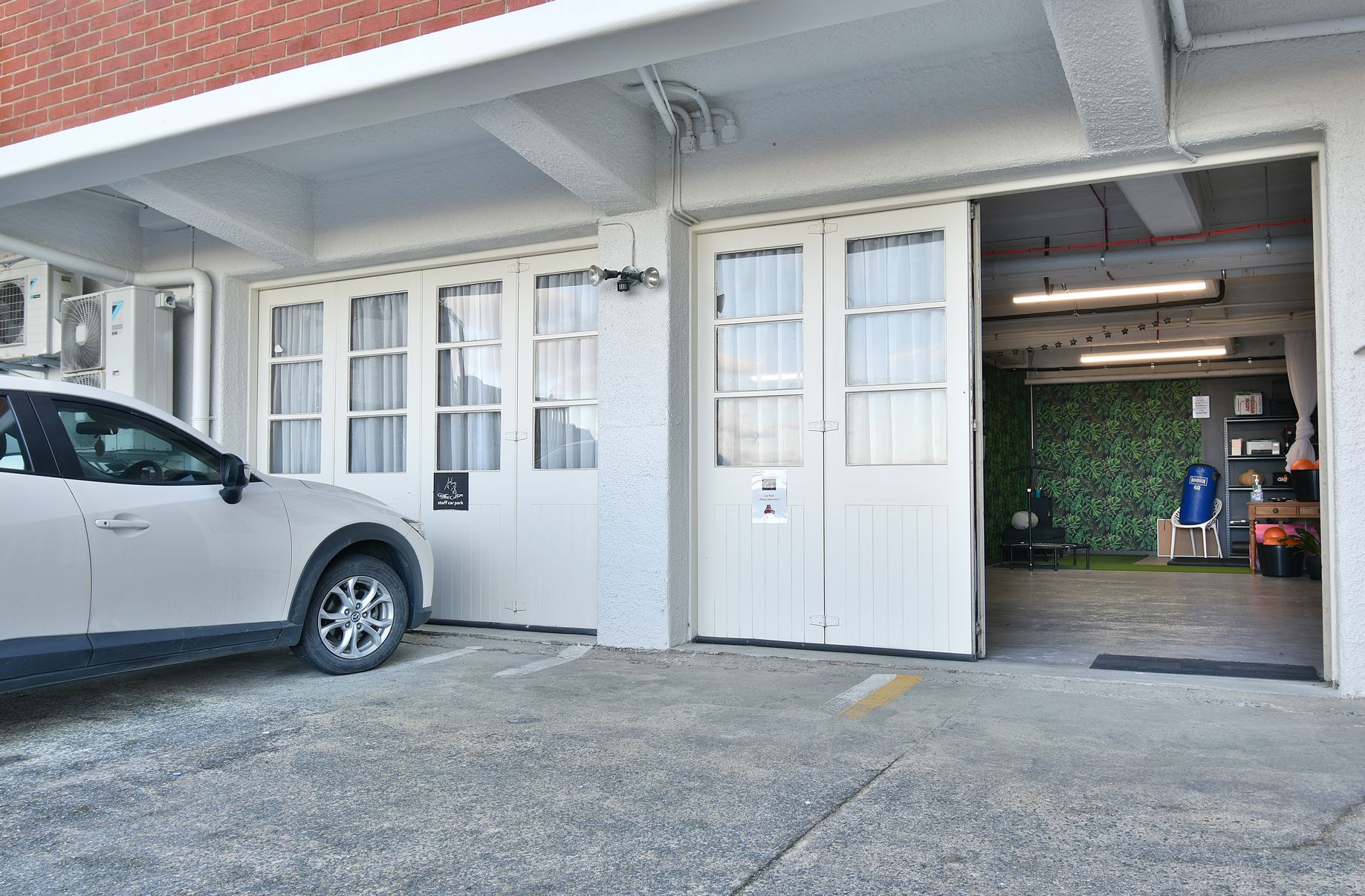 50 City Road, Roslyn