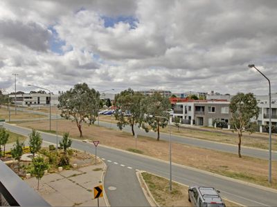 2 / 65 Anthony Rolfe Avenue, Gungahlin