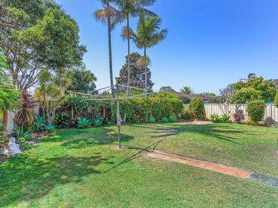 13 De Lore Crescent , Tuncurry