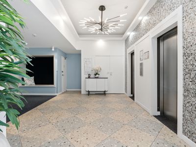 1402 / 41 Labrador Street, Labrador
