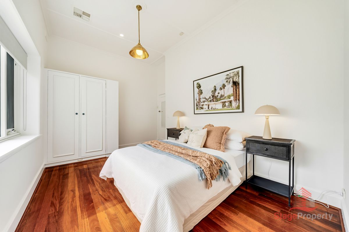 10 Cliff Road, Claremont