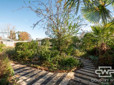 6 Coakes Street, Guyra