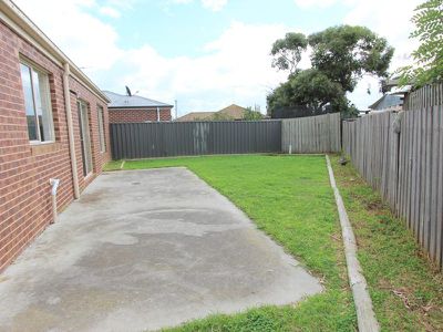 2 / 3 Enfield Close, Corio