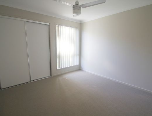 Modern 4 bedroom home -  RENT INCREASE IN MAY image 8