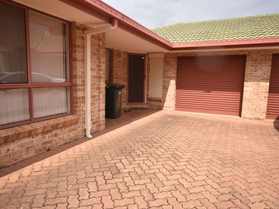 2 / 36  Windsor Parade, Dubbo