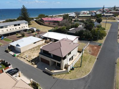6 HOLYWELL STREET, South Bunbury