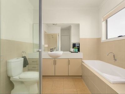 5 Government Road, Essendon