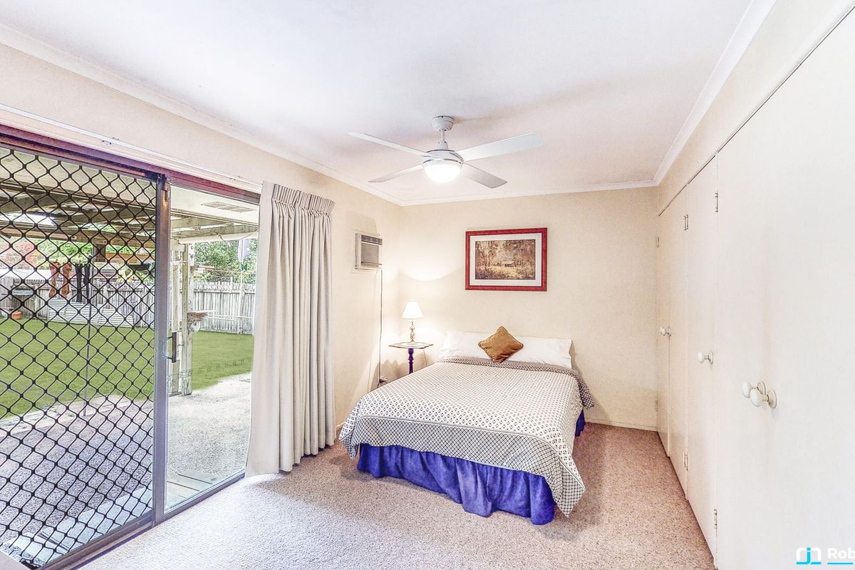 8 Palm Grove Crescent, Tewantin