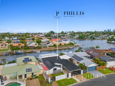 8 Longboat Place, Biggera Waters