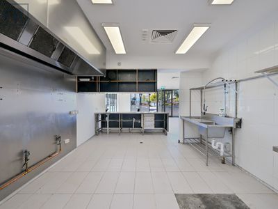 8 / 2 Brushfoot Boulevard, Success