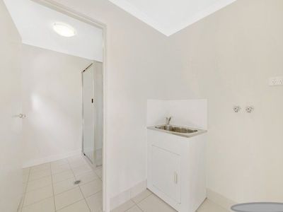 1 / 1 Collins Lane, Kin Kora