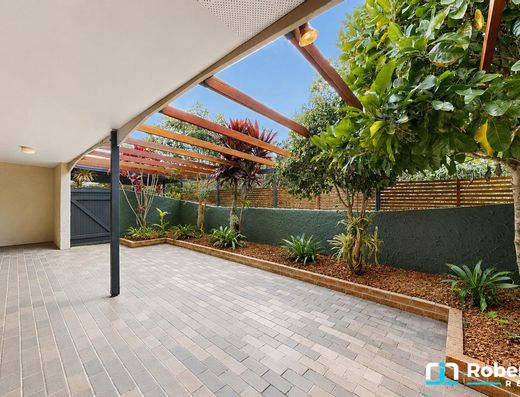 Affordable Living with Golf Course Outlook image 3