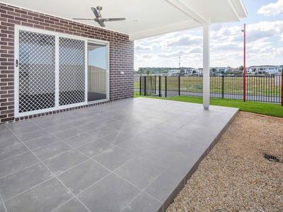60 Grant Avenue, Hope Island