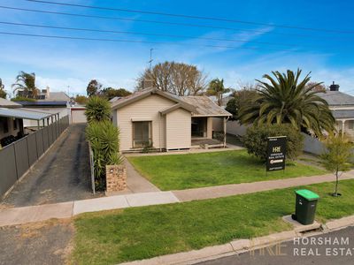 6 Railway Avenue, Horsham