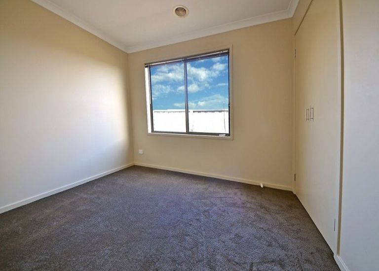 48 Madeira Close, Portland