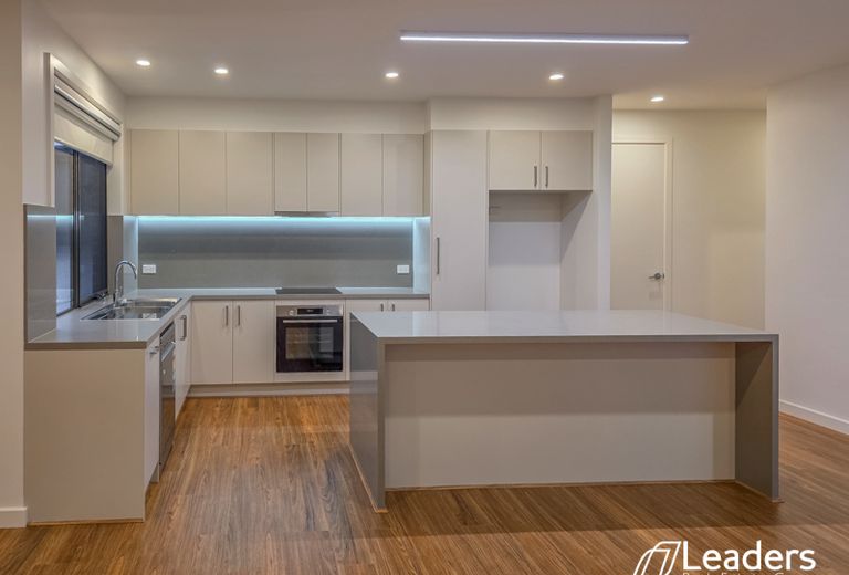 1 / 5 BRUCE STREET, Mount Waverley