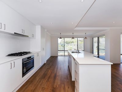 12 Monclair Pass, Currambine