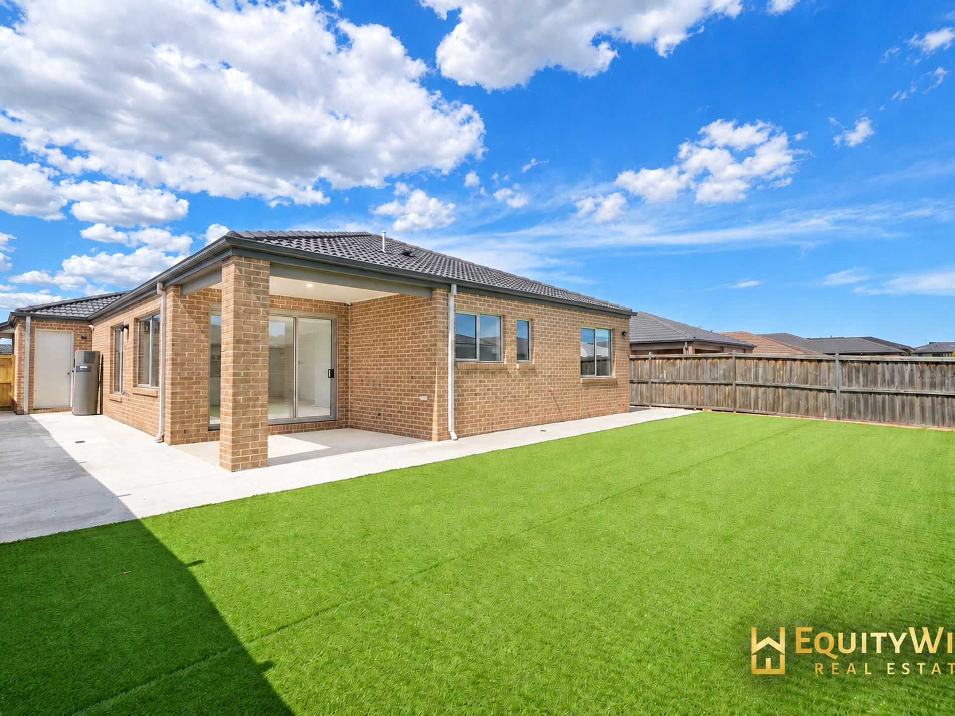 14 Helder Drive, Mambourin
