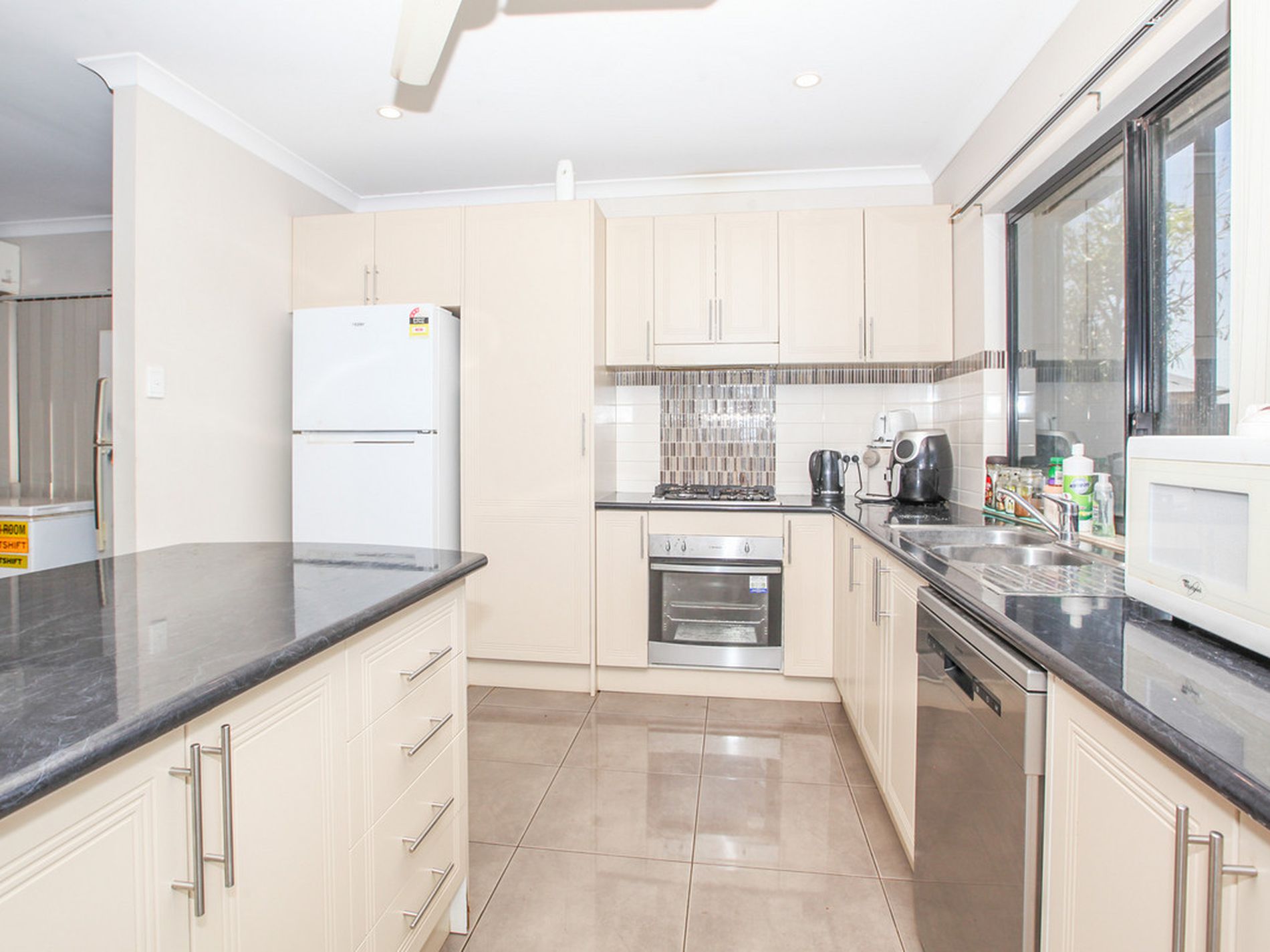 16B Somerset Crescent, South Hedland