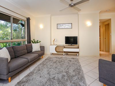 1614 / 2-10 Greenslopes Street, Cairns North