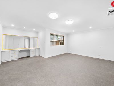 85 EDINBURGH CIRCUIT, Cecil Hills
