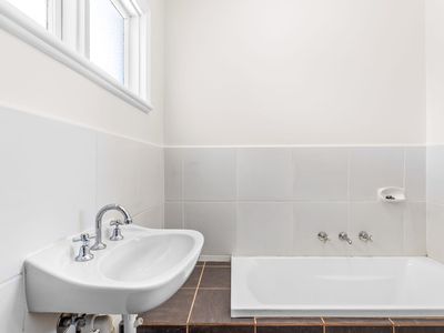 83 Market Road, Werribee