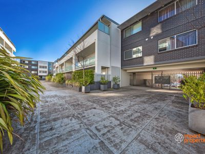 52 / 58 Cowlishaw St , Greenway