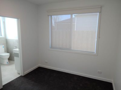 2 / 13 Hughes Street, Bell Park