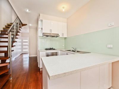 16A Laura Grove, Avondale Heights
