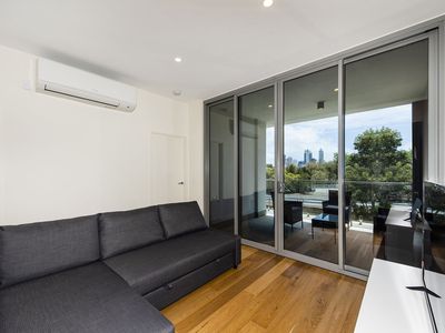 305 / 9 Tully Road, East Perth