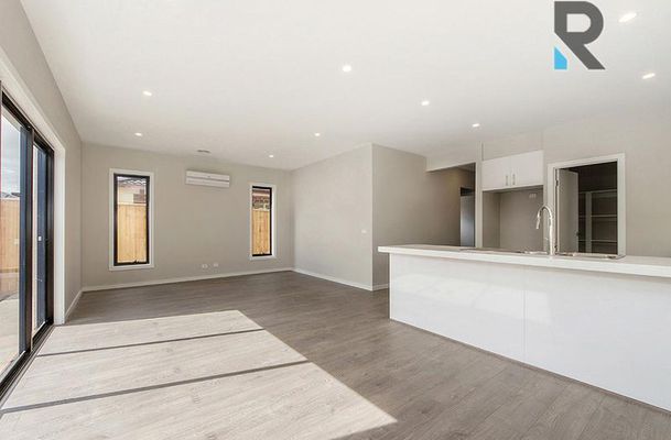 20 Honey Flower Way, Greenvale