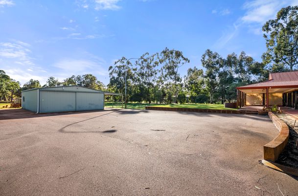 64 Egerton Drive, Serpentine