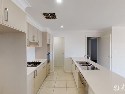 13 Mortlock Avenue, Dubbo