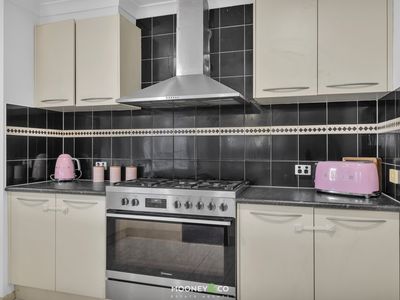 16 Dryandra Place, Cranbourne